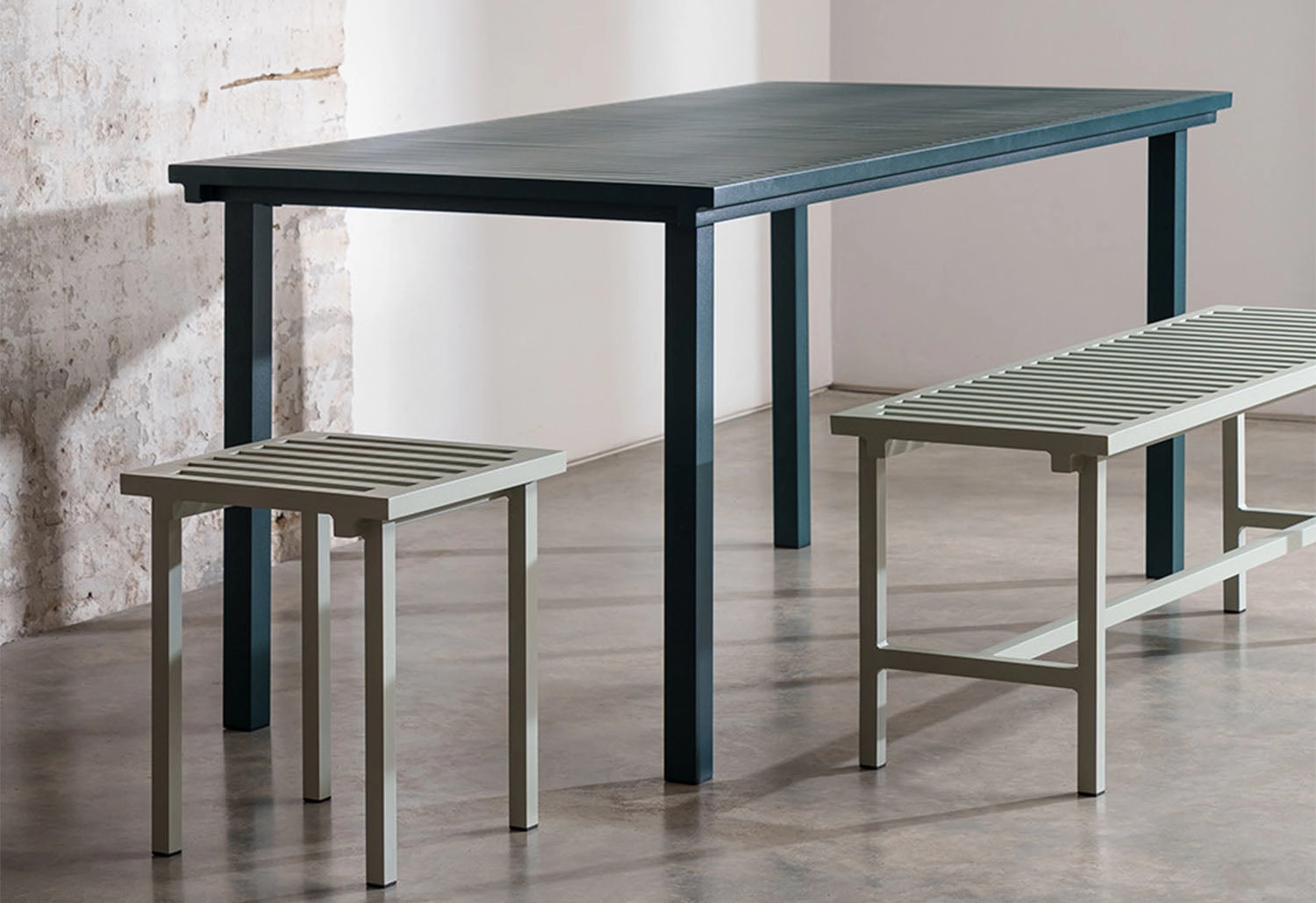 19 Outdoors Stool