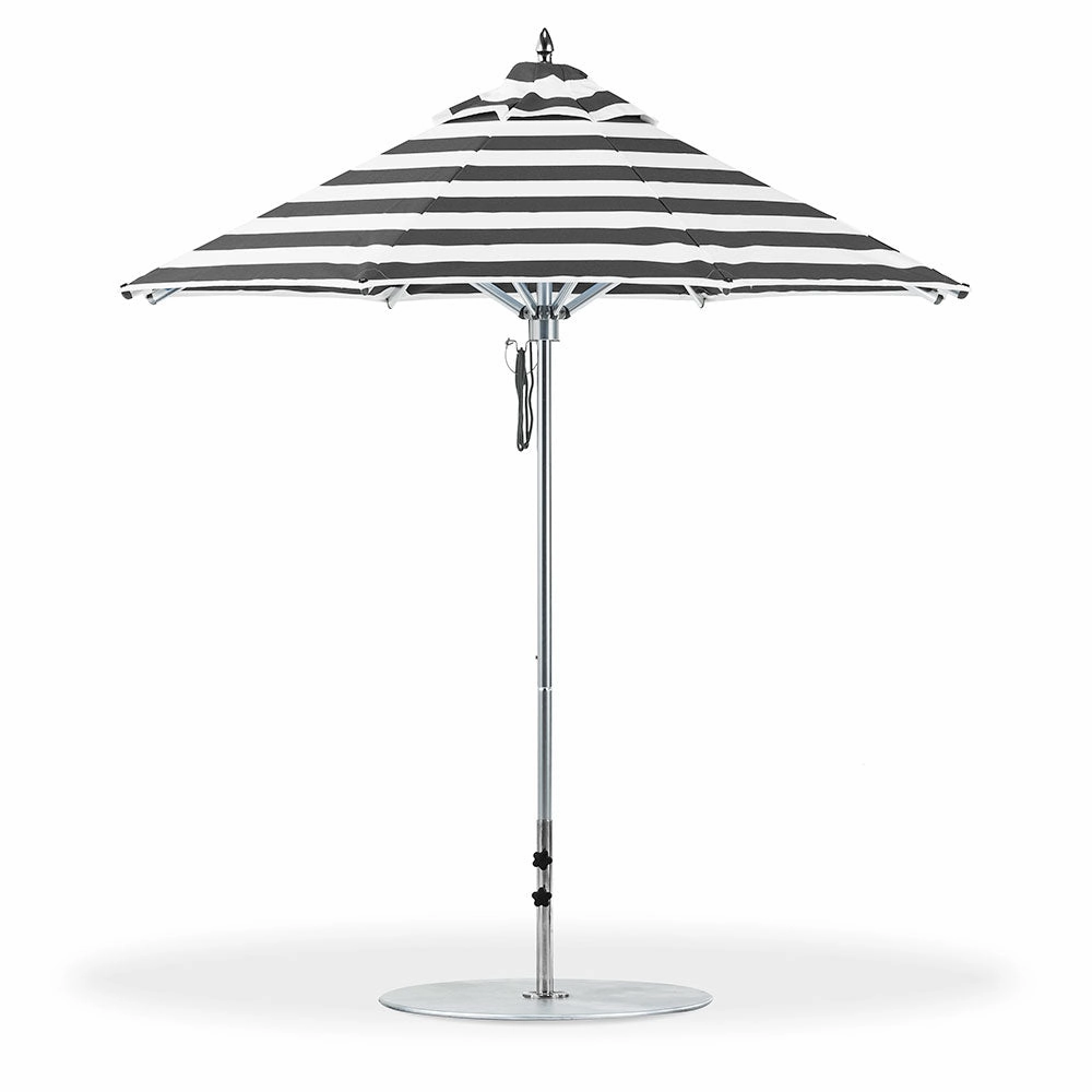 7.5' Oct Greenwich Aluminum Market Umbrella