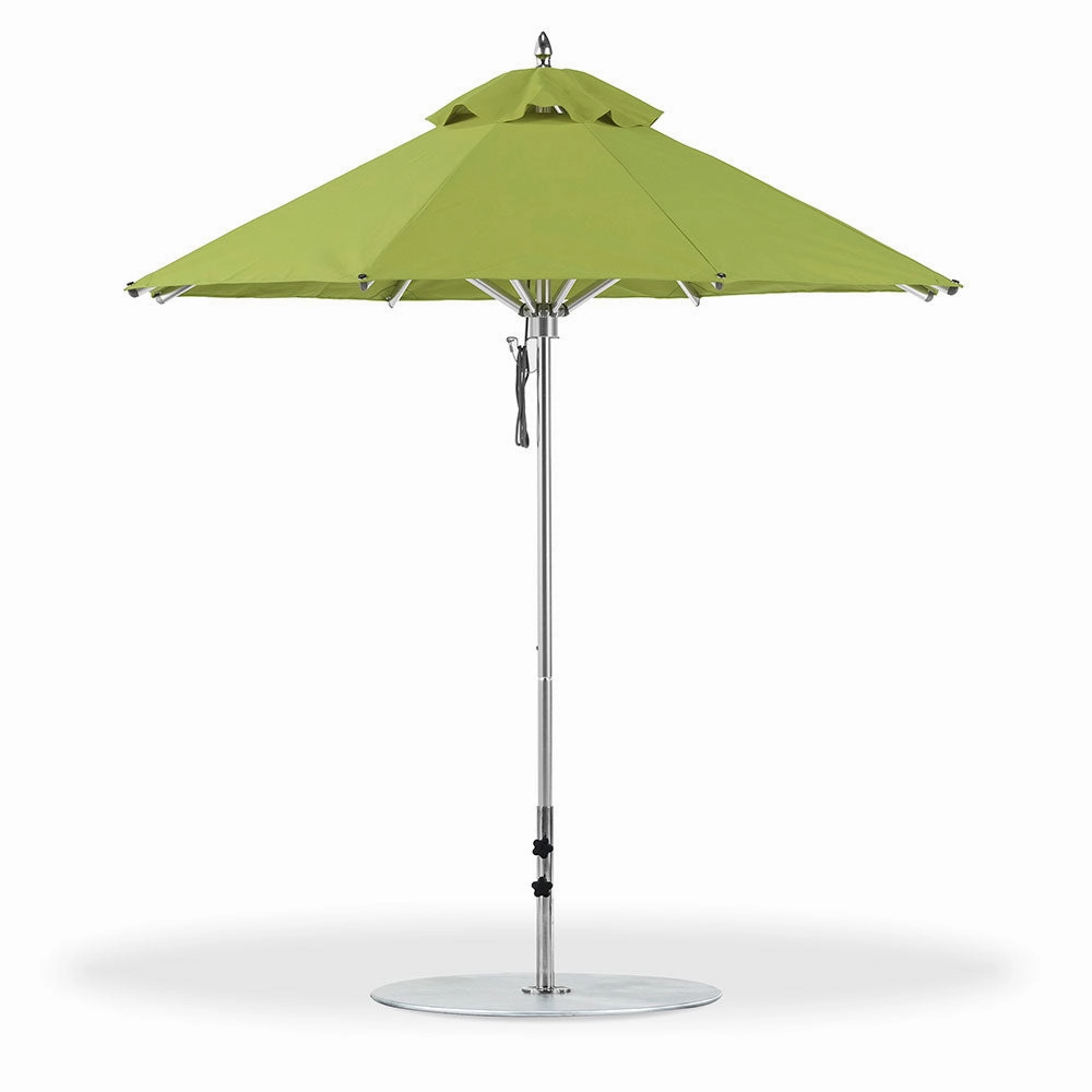 7.5' Oct Greenwich Aluminum Market Umbrella