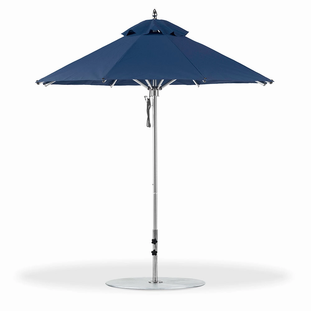 7.5' Oct Greenwich Aluminum Market Umbrella