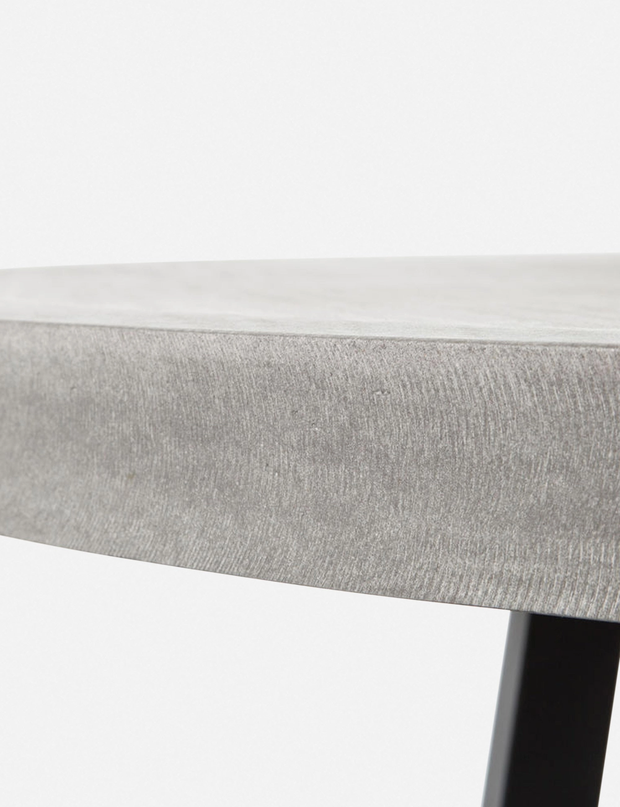 Agatha Indoor / Outdoor Round Dining Table