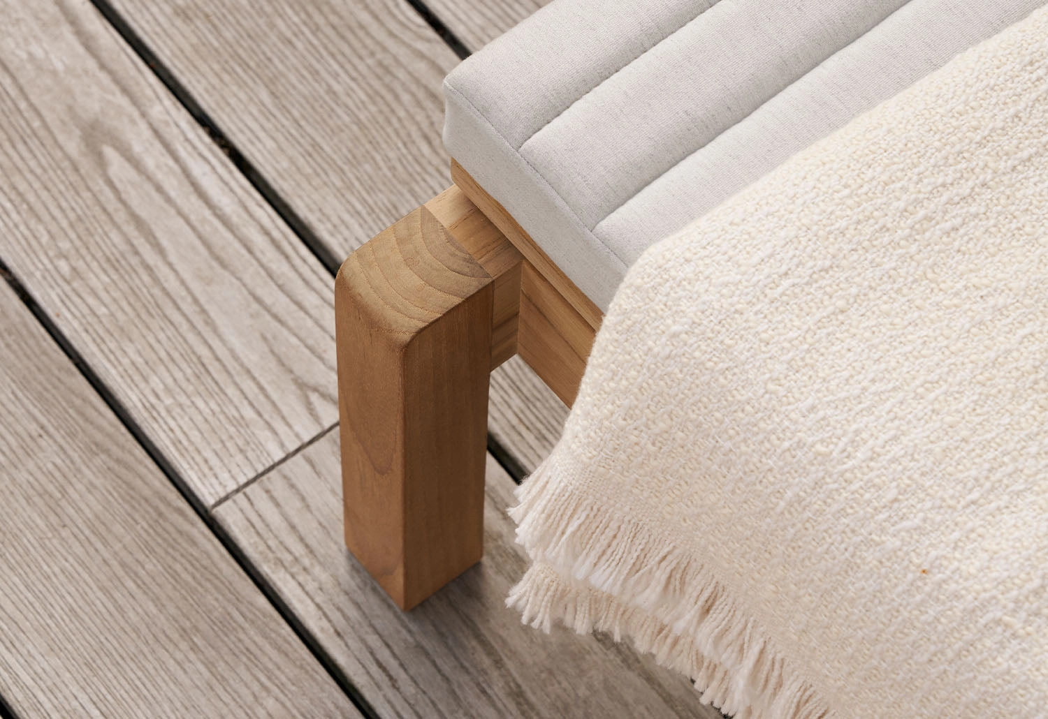 AH604 Outdoor Lounger