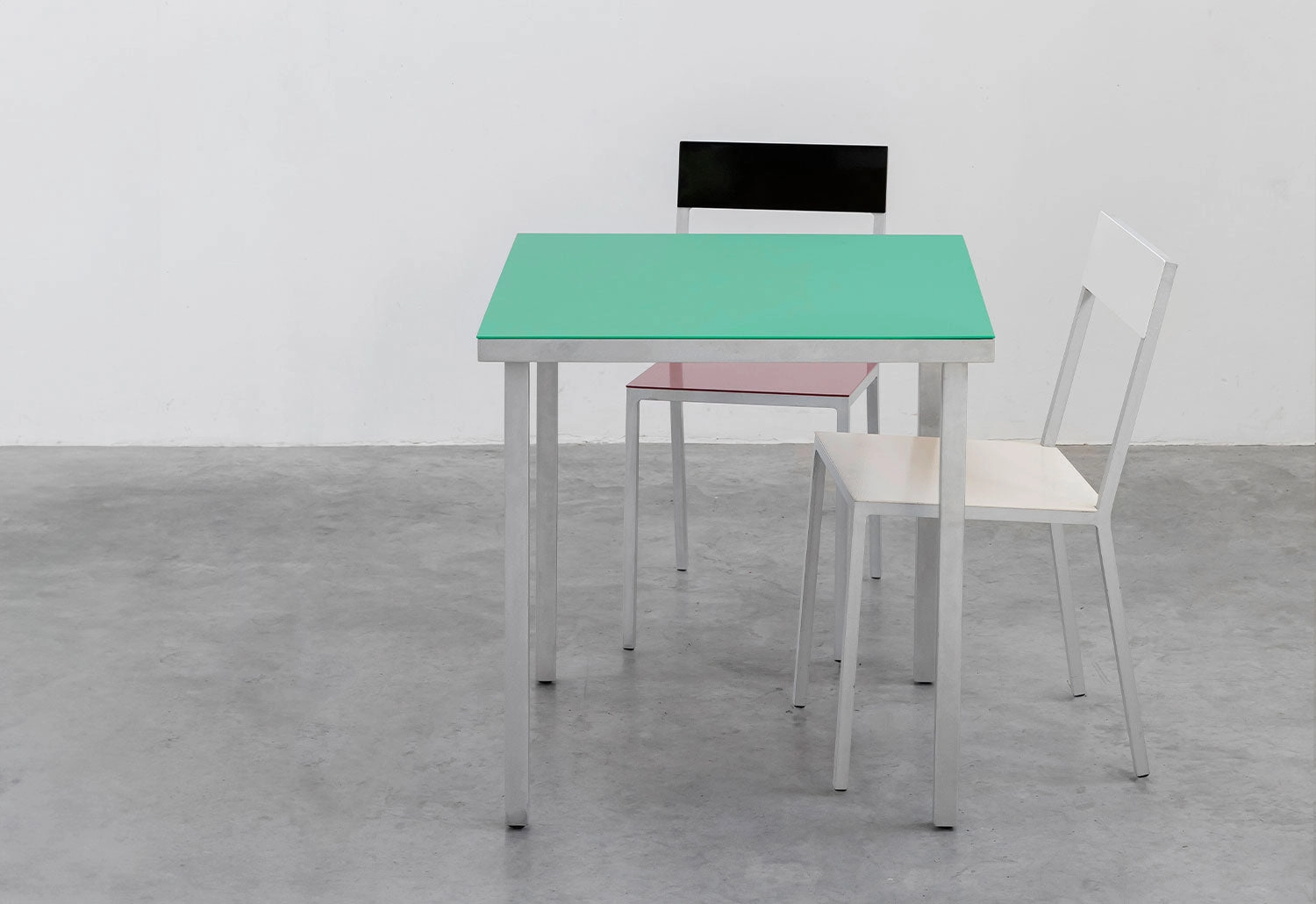 Alu Dining Table