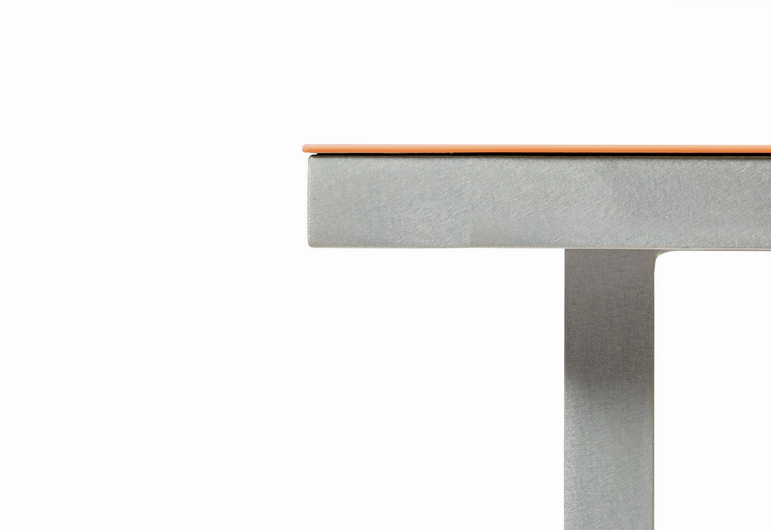 Alu Dining Table