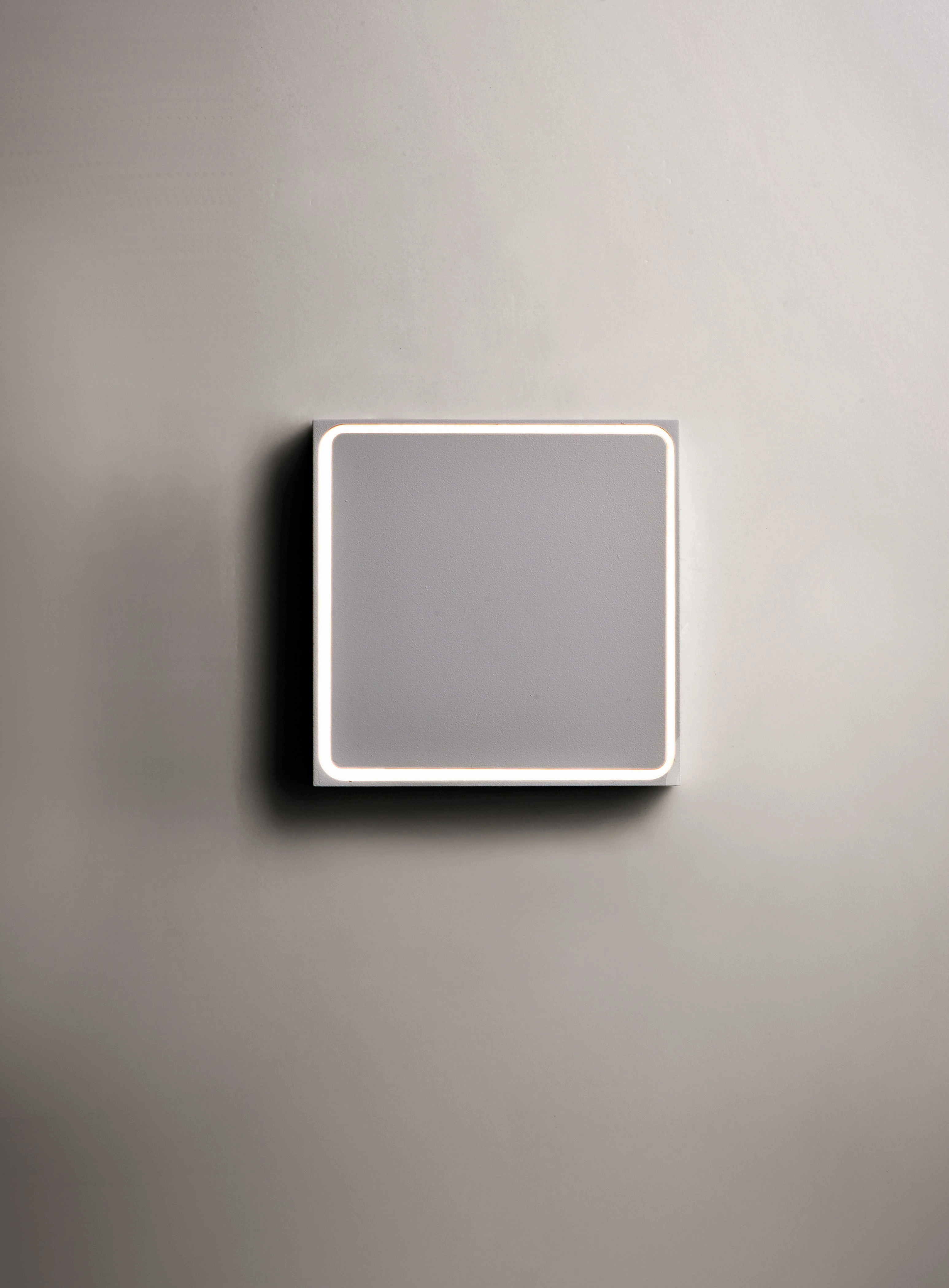 Alumilux Outline LED Outdoor Wall Sconce White