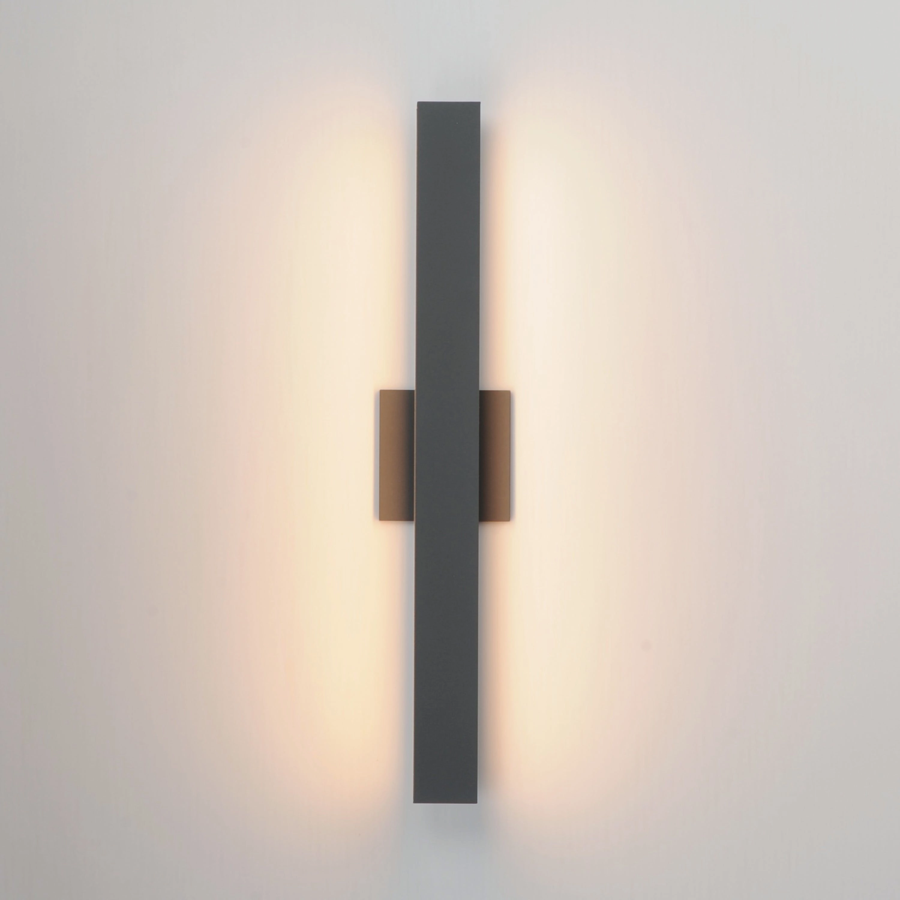 Alumilux: SideLine 24" LED Outdoor Wall Sconce