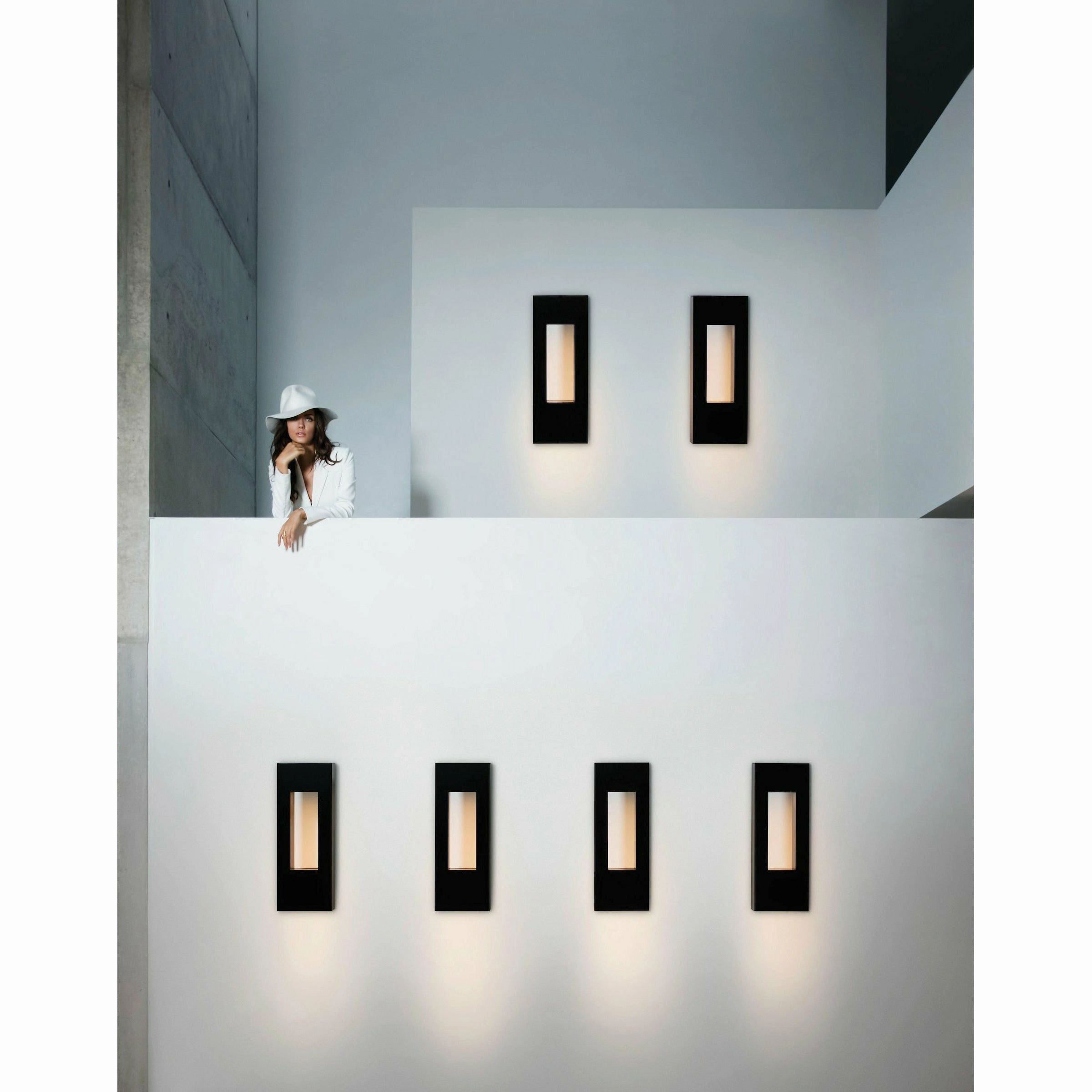Atlantis Large Outdoor Wall Light