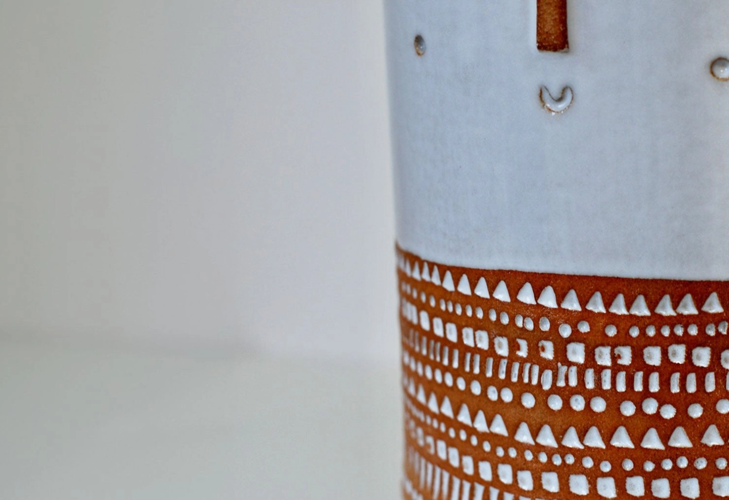 Bare Clay Stamped Tripod Pot