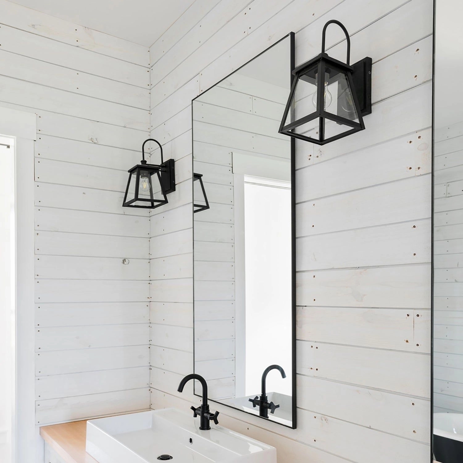 Belmore 1-Light Outdoor Wall Lantern