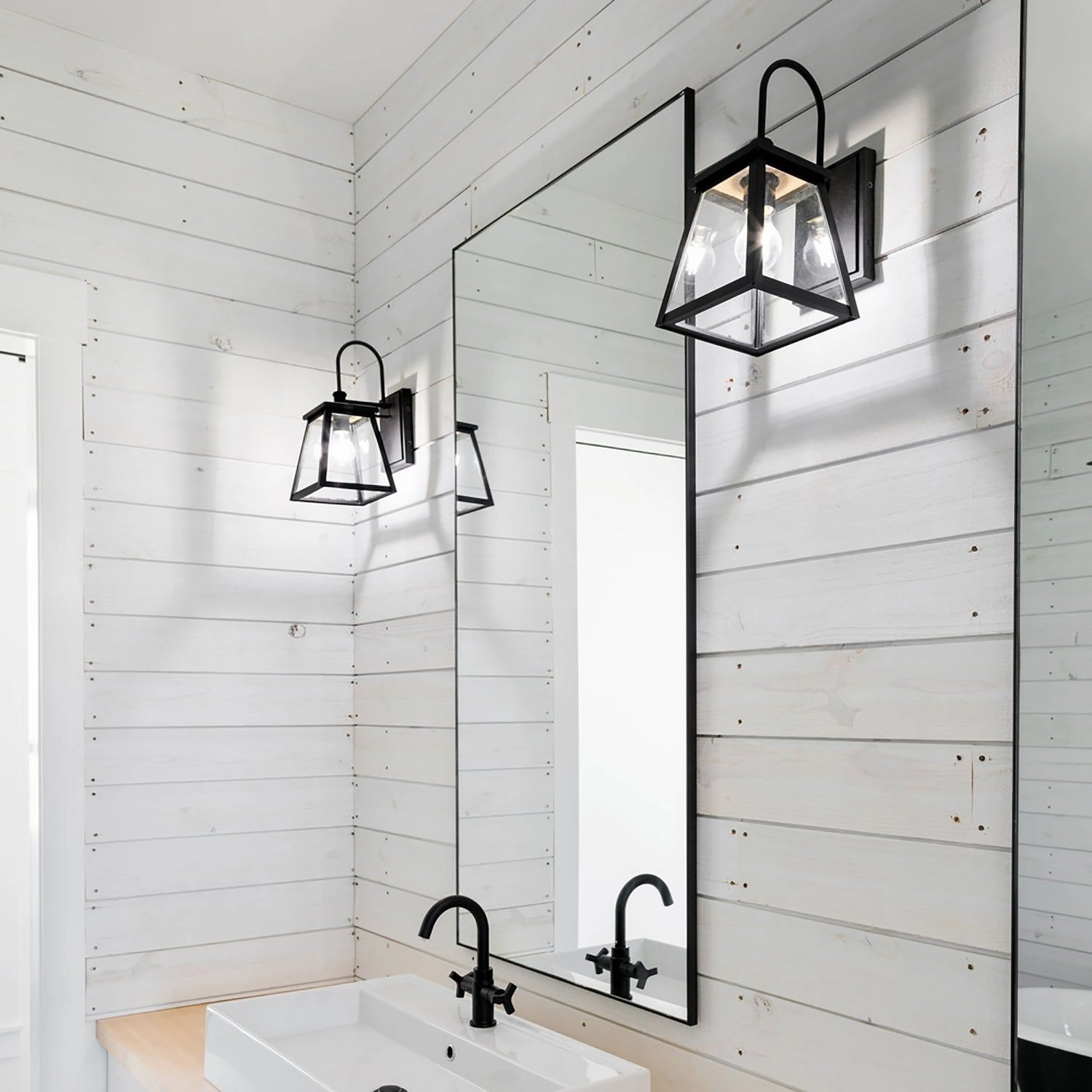 Belmore 1-Light Outdoor Wall Lantern