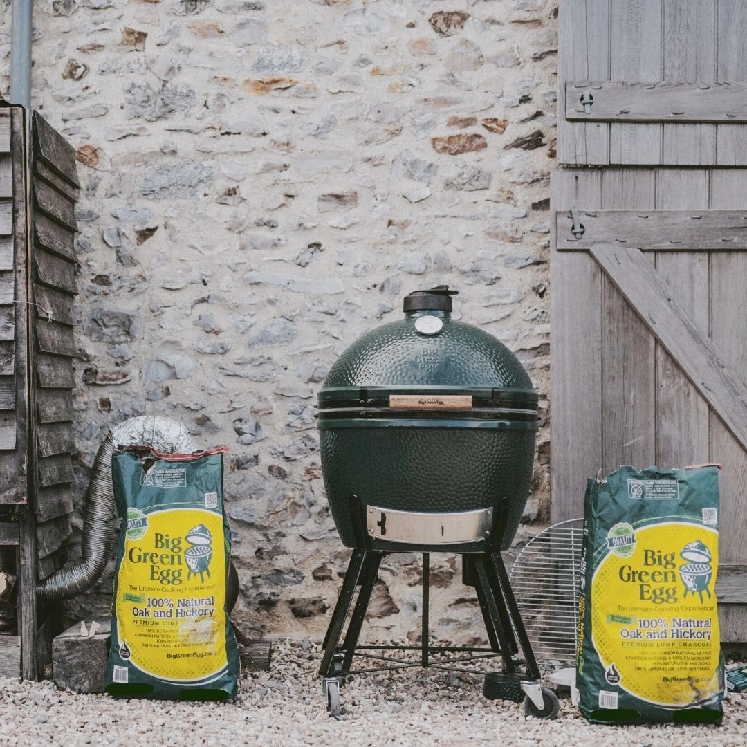 Big Green Egg 100% Natural Oak & Hickory Lump Charcoal-8kg
