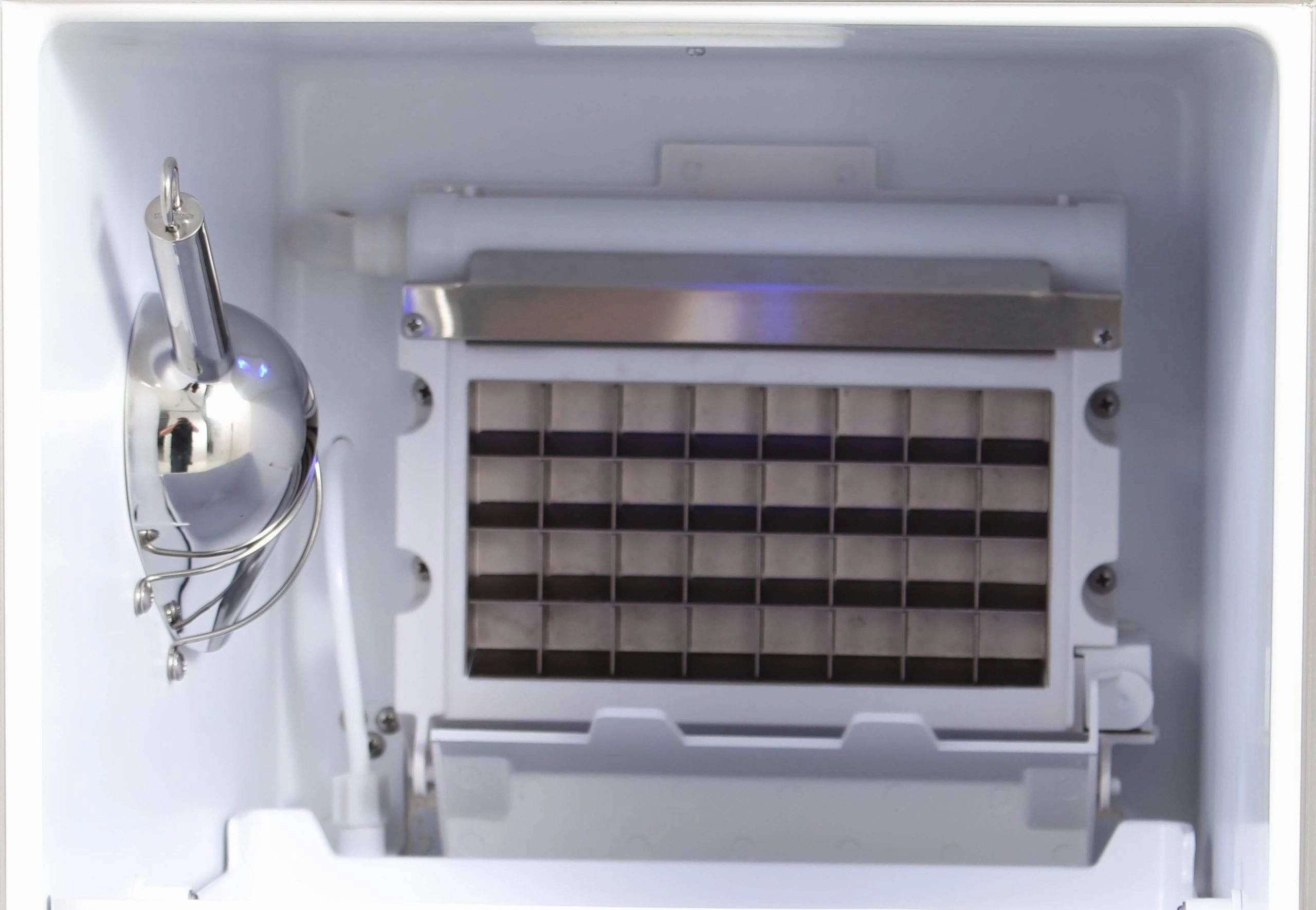 Blaze Outdoor Ice Maker with Gravity Drain BLZ-ICEMKR-50GR