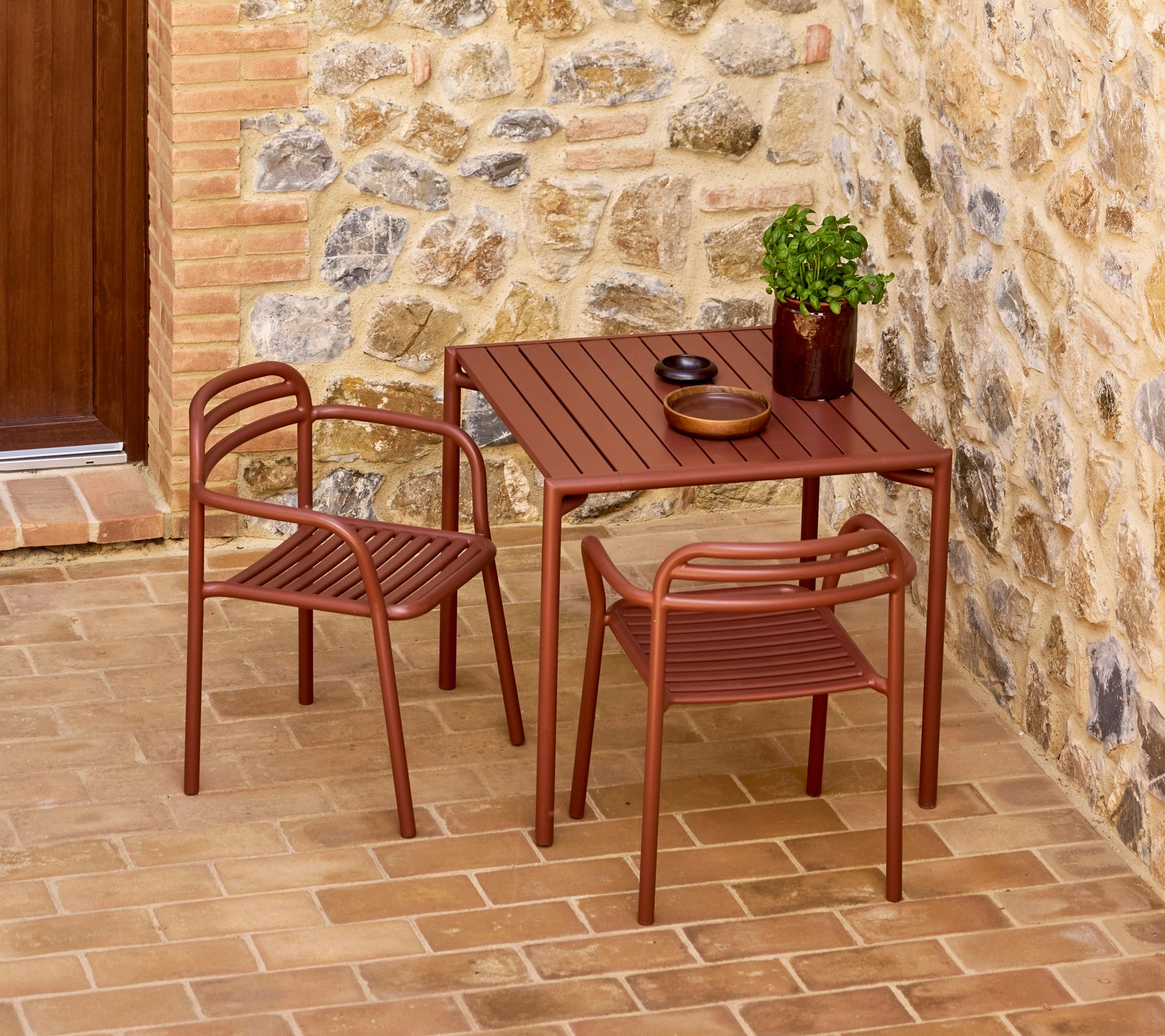 Bliss dining table incl. 2 Bliss armchairs