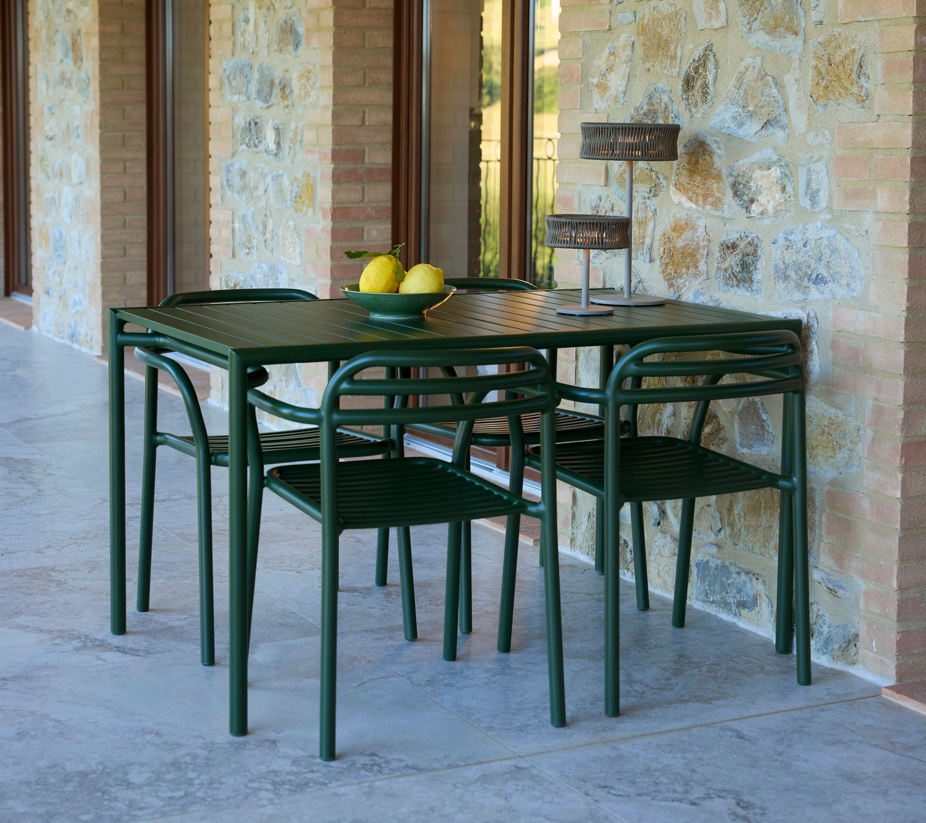 Bliss dining table rect. incl. 4 Bliss armchairs
