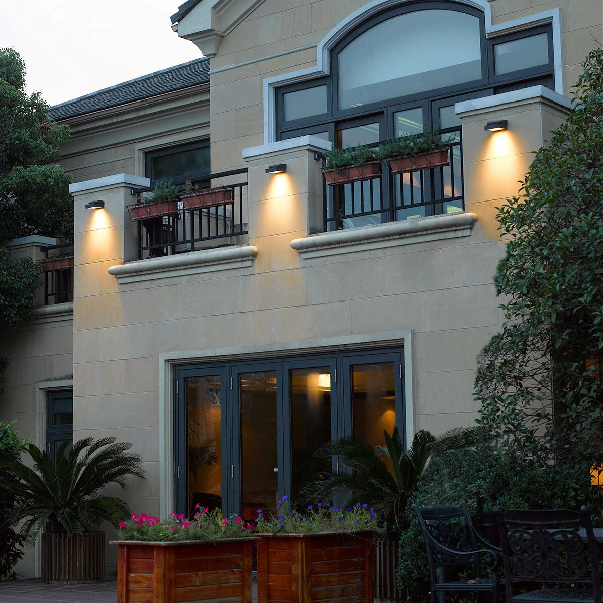 Bravo LED Outdoor Wall Mount Graphite Grey