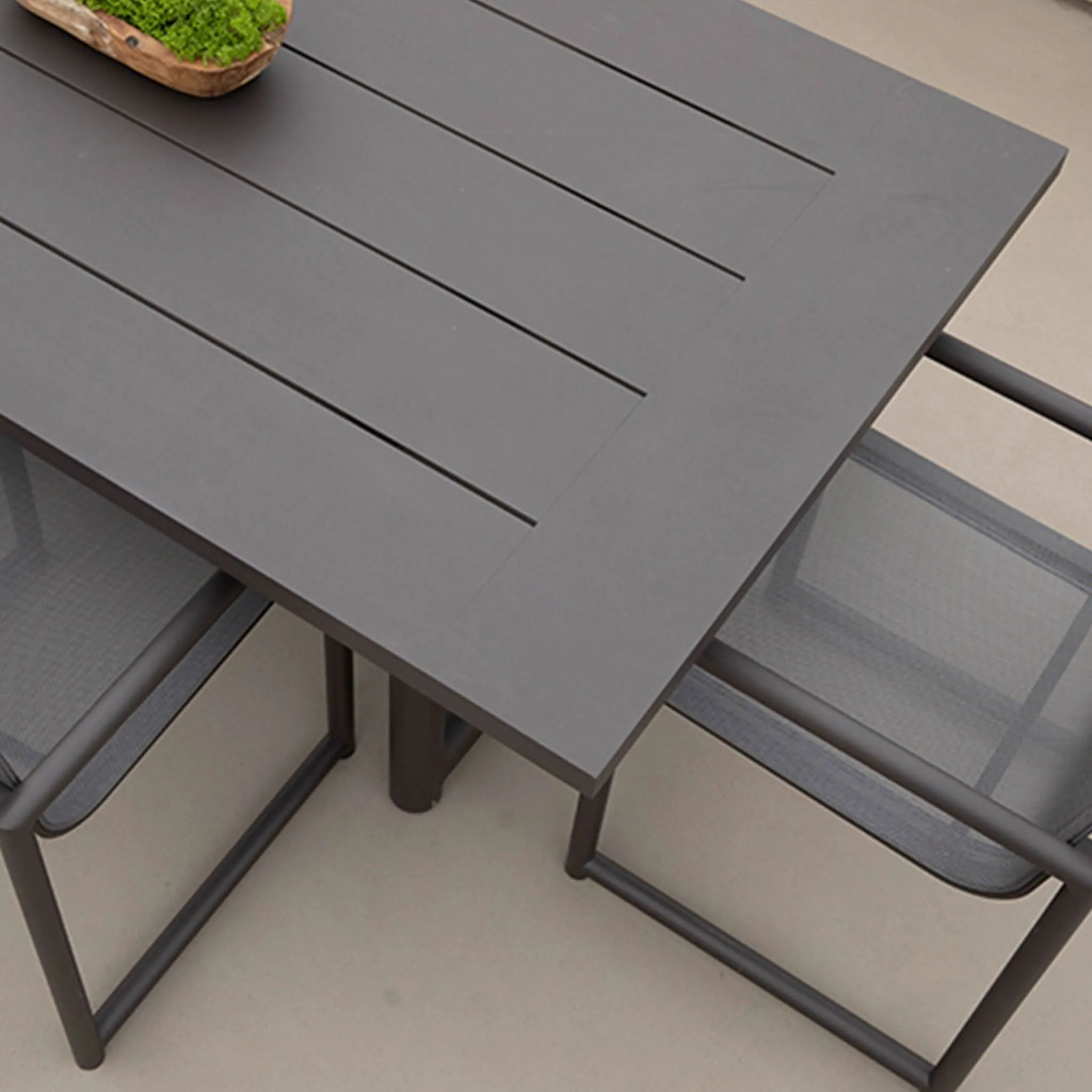 Breeze Xl Aluminum Dining Chair