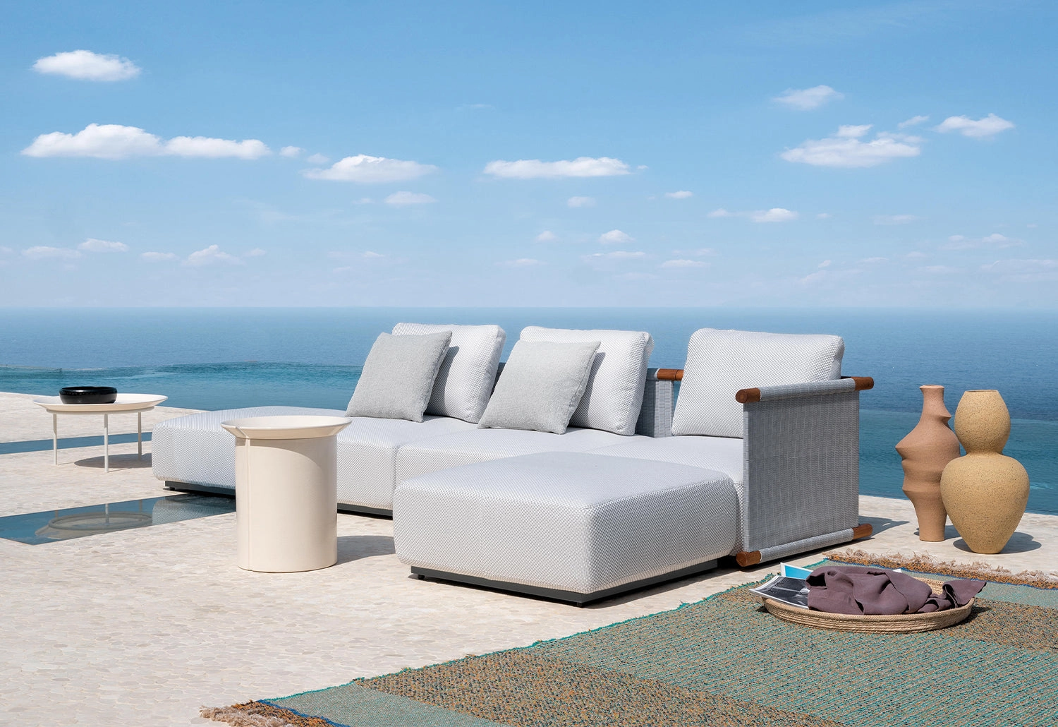 Brise Outdoor | Tube Base