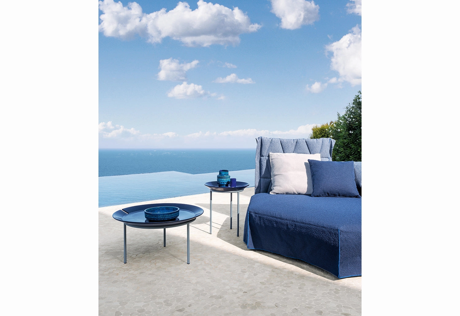 Brise Outdoor | Tube Base