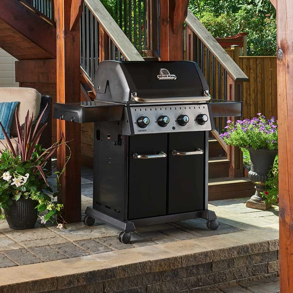 Broil King Crown 420 Gas Grill with 4 Stainless Steel Dual-Tube Burners