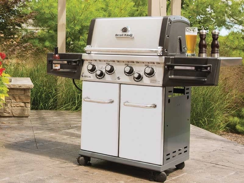 Broil King Regal S 490 PRO Infrared 4-Burner Gas Grill