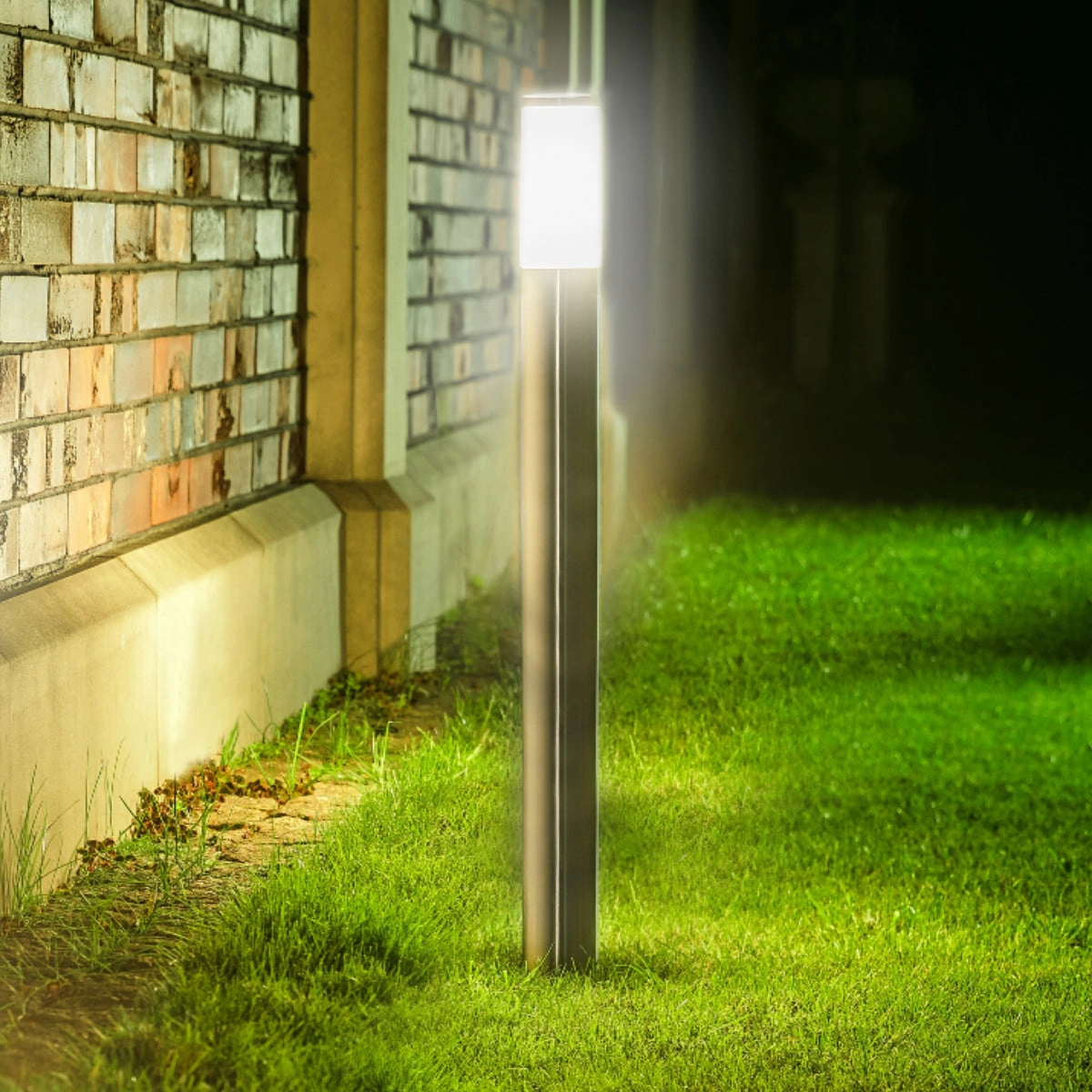 CGC ASTER Stainless Steel 1M Outdoor Post LightDecorative outdoor post lights