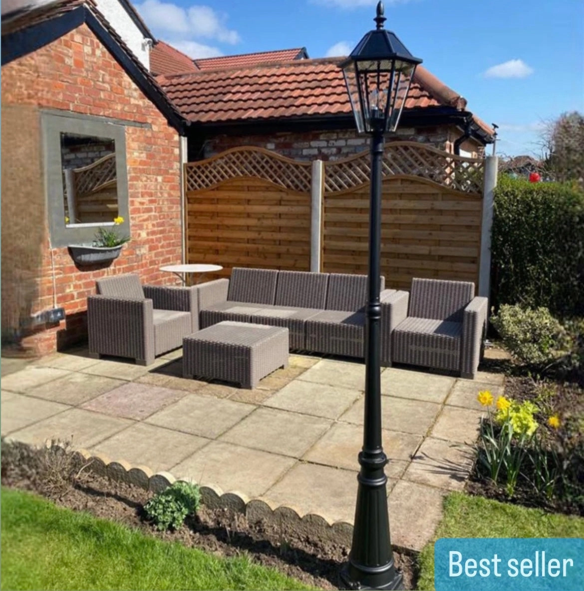 CGC LONDON 2.3 Metre Extra Tall Black Victorian Style LED Solar Post LightDecorative outdoor post lights