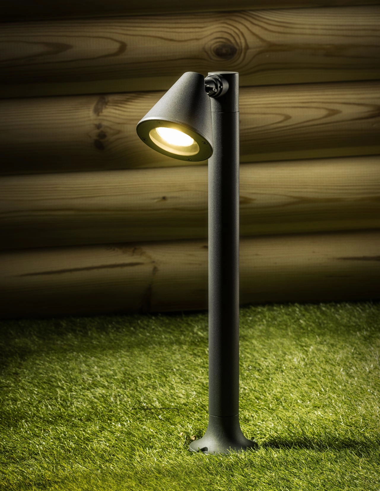 CGC MOLLY Dark Grey Cone Large Post Light