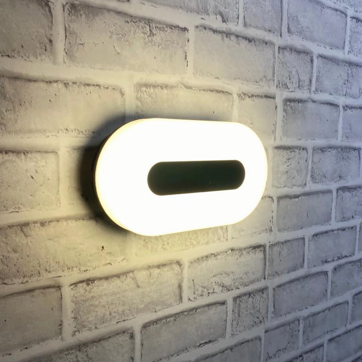 CGC TWISTER Black / White Oval LED Light