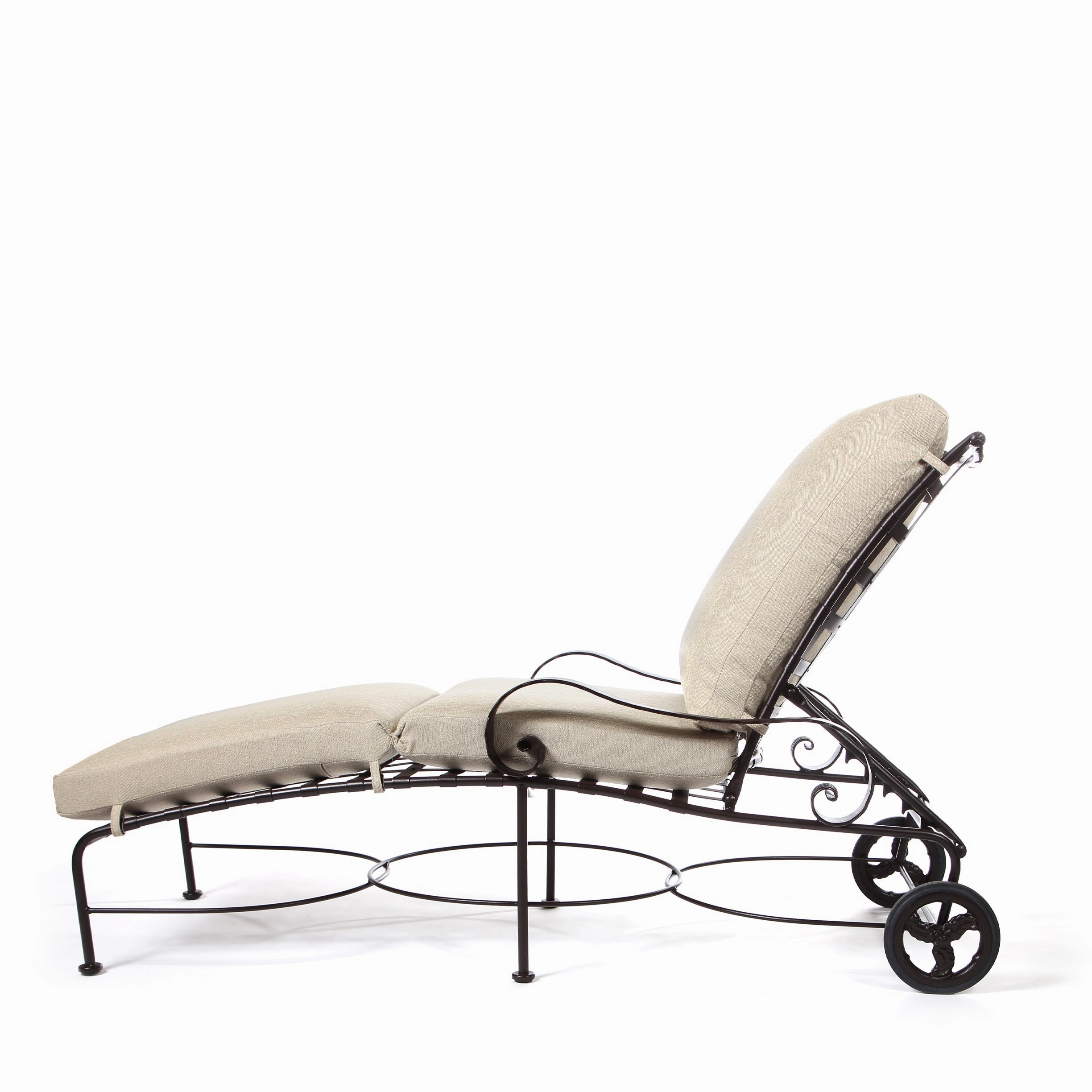 Classico Chaise Lounge