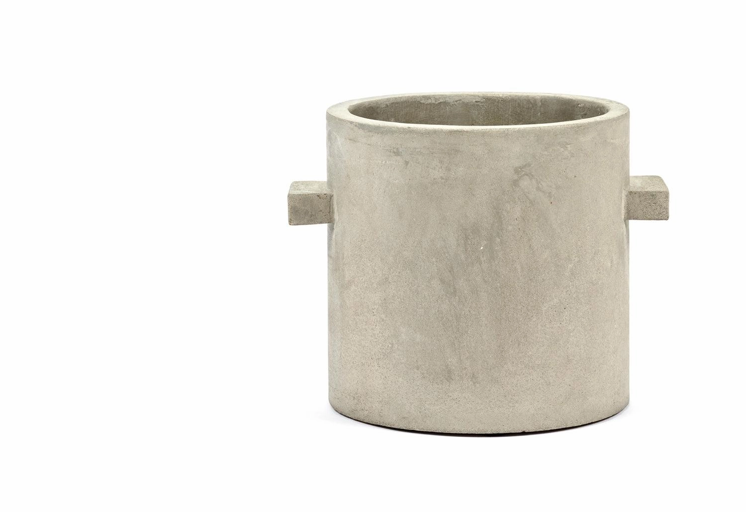 Concrete Round Plant Pot | MediumDurable outdoor patio accessories