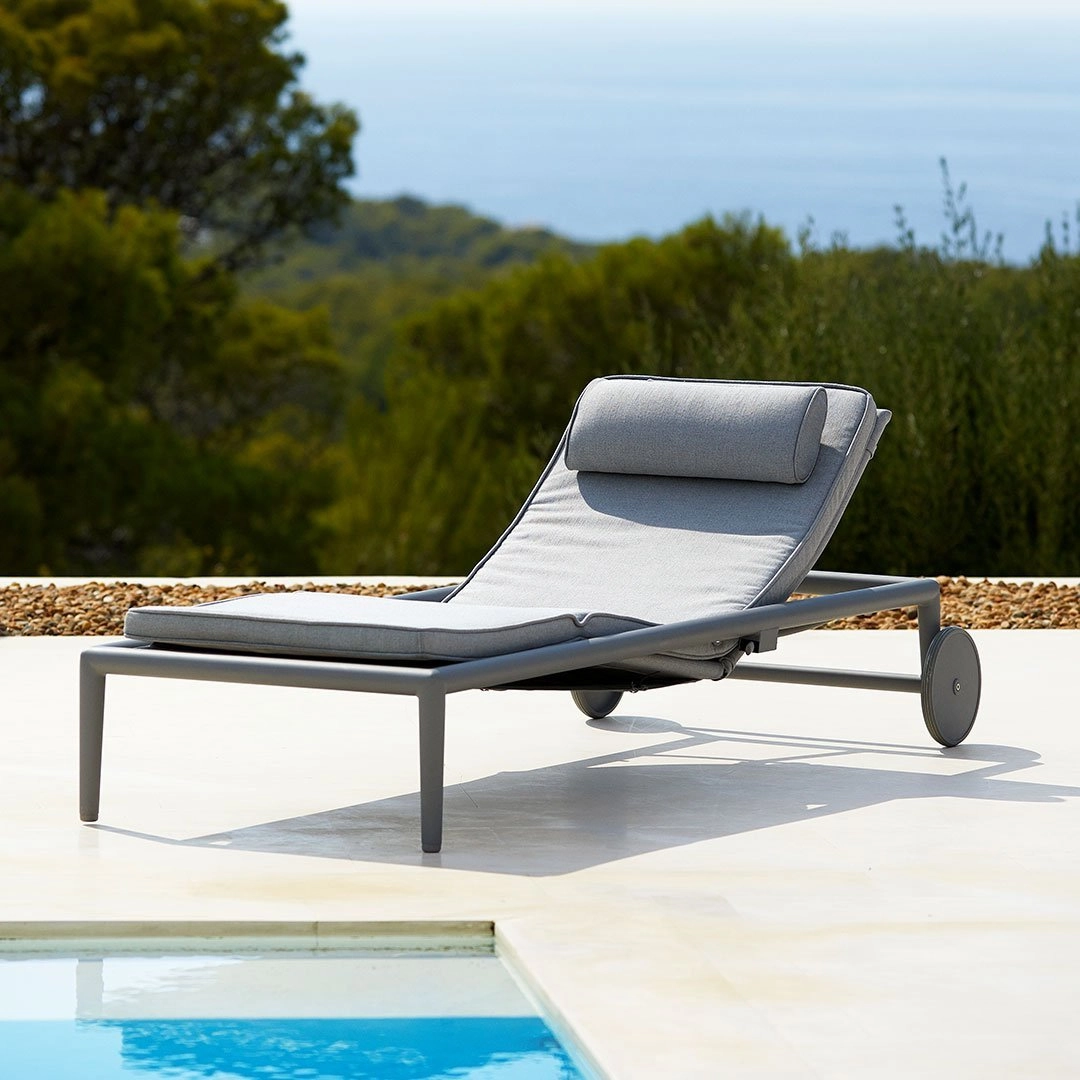 Conic Sunbed