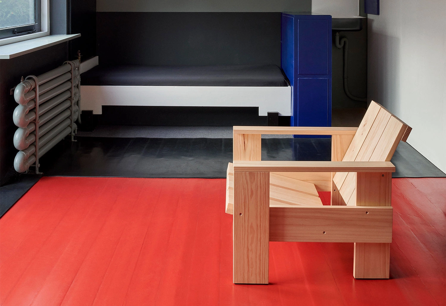 Crate Lounge Chair