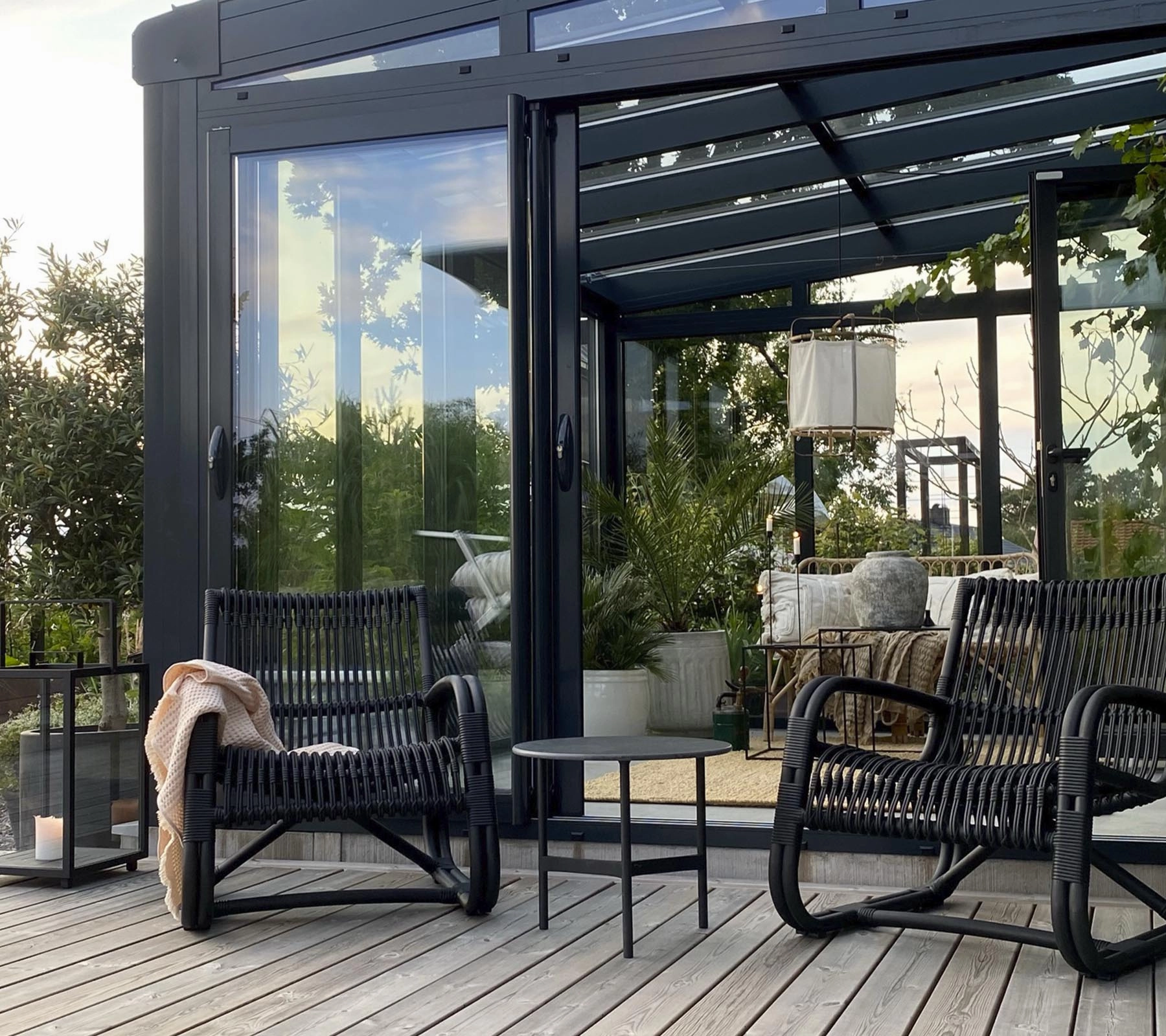 Curve lounge chair