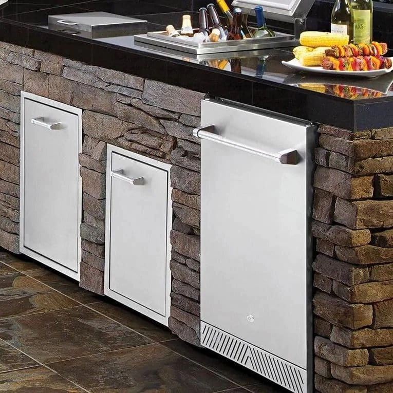 Delta Heat 20-Inch 4.1 Cu. Ft. Outdoor Rated Compact Refrigerator With Lock DHOR20