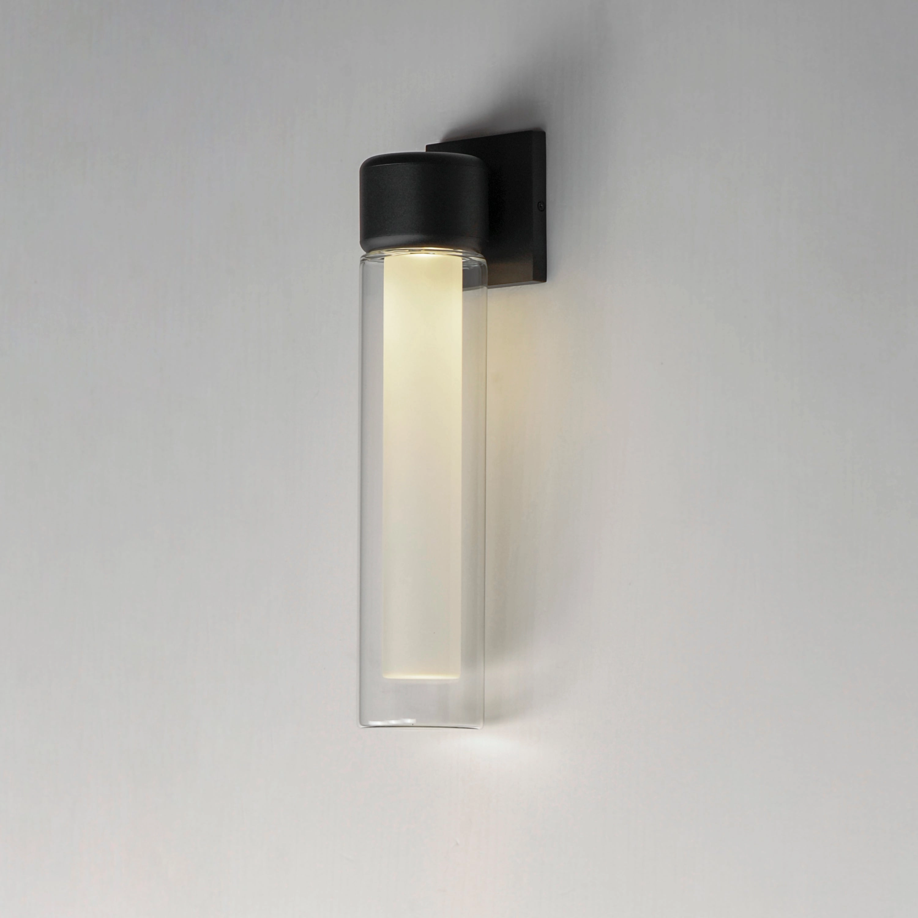 Dram Medium LED Outdoor Sconce