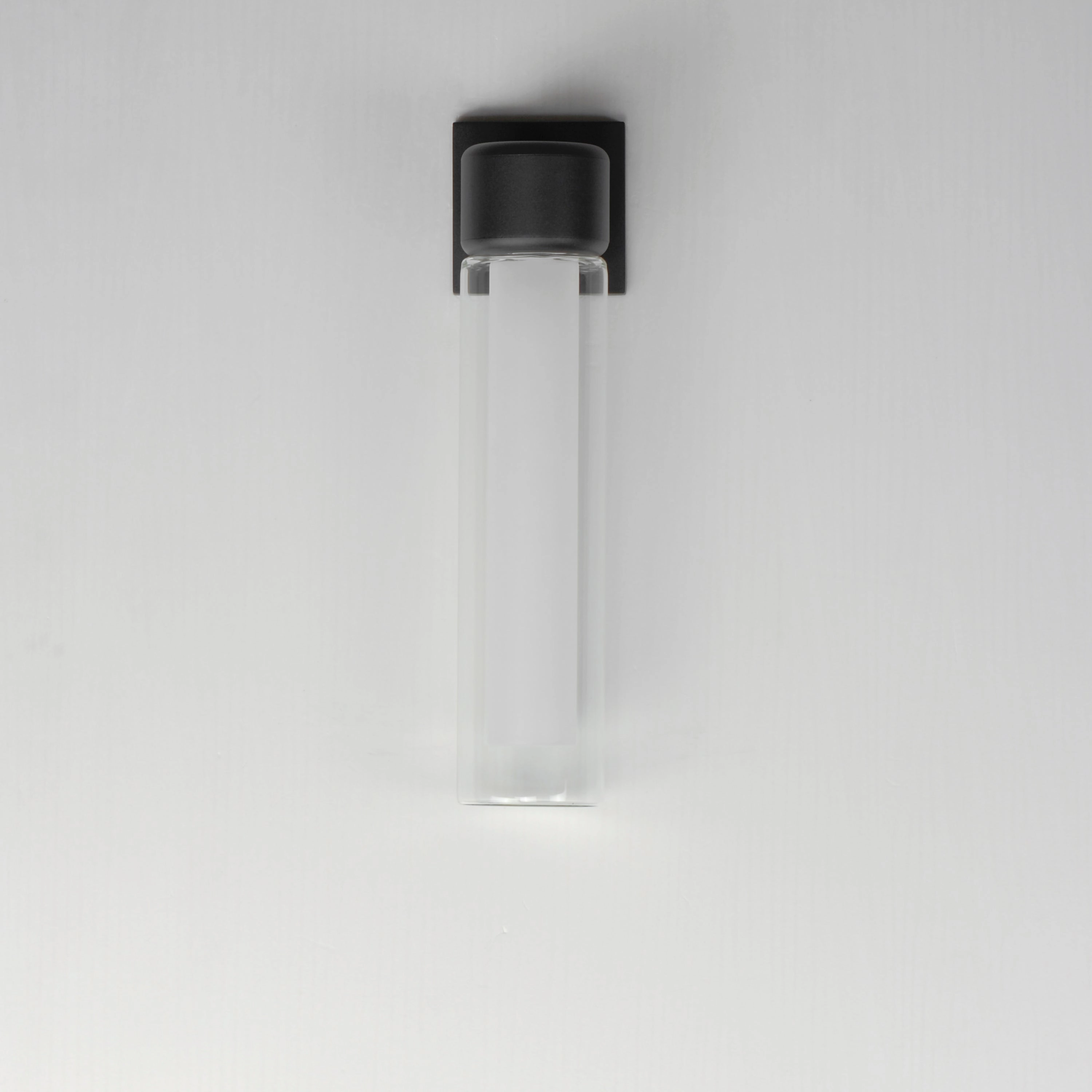 Dram Medium LED Outdoor Sconce