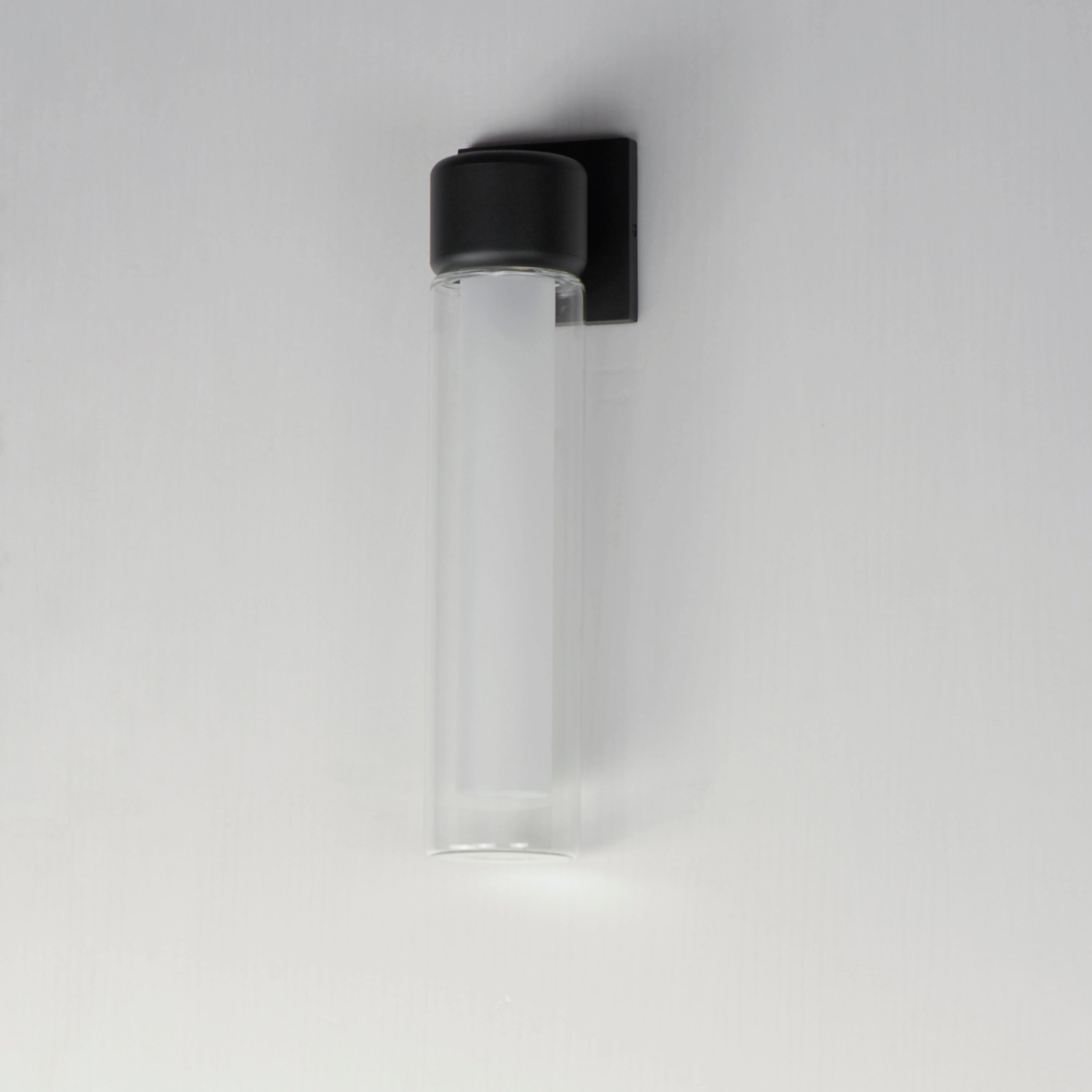Dram Medium LED Outdoor Sconce