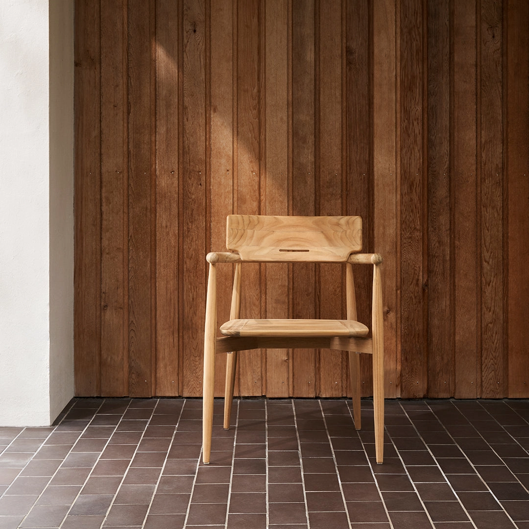 E008 Embrace Outdoor Dining Chair