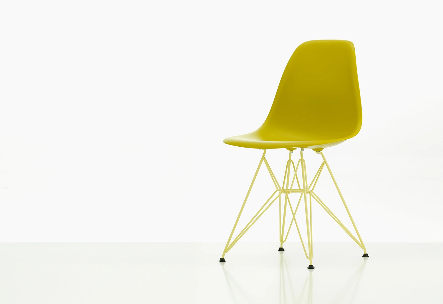 Eames RE DSR Side Chair