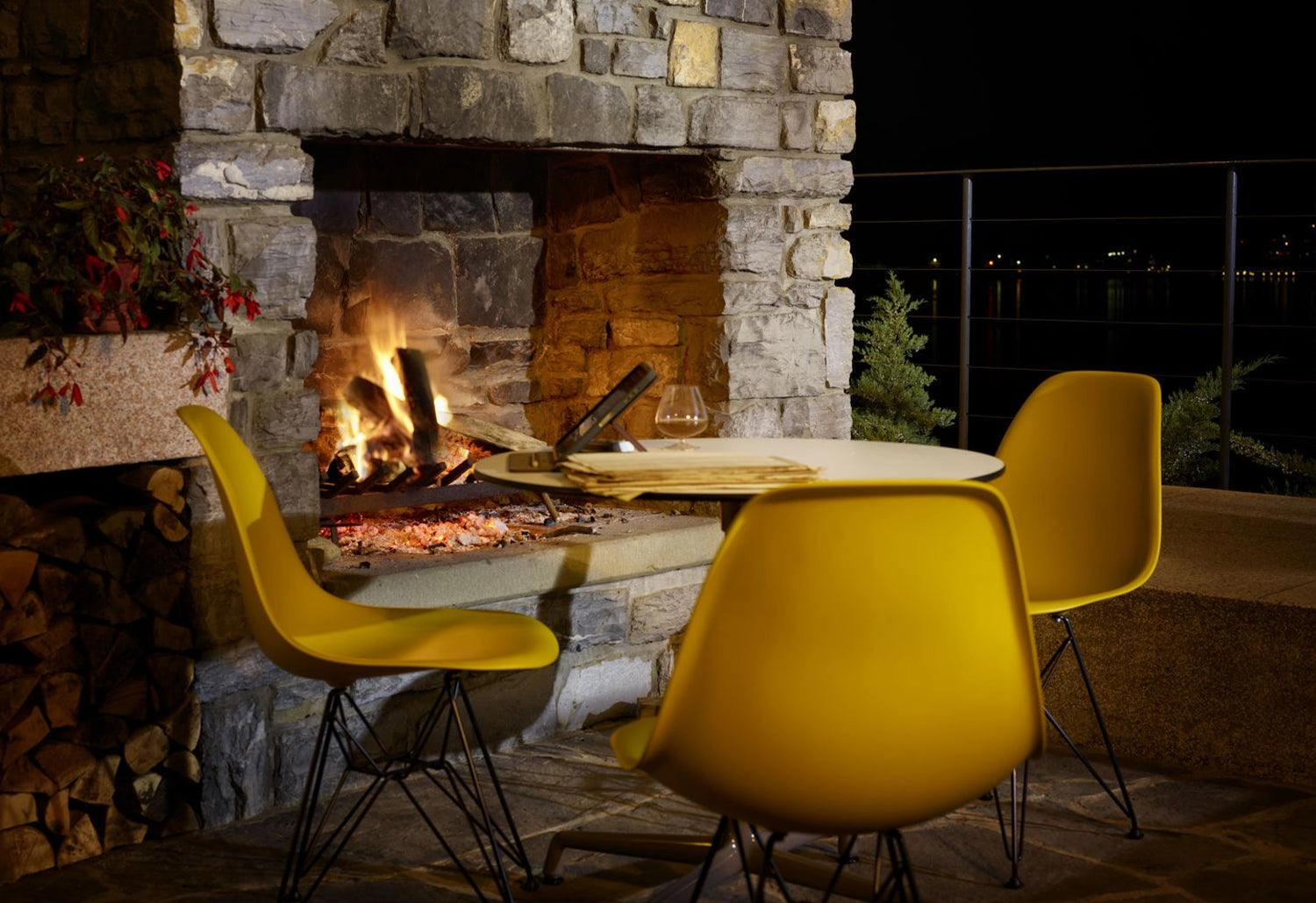 Eames RE DSR Side Chair