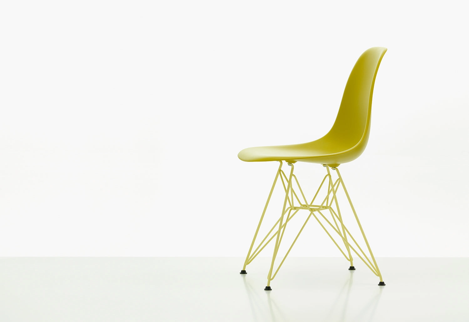 Eames RE DSR Side Chair