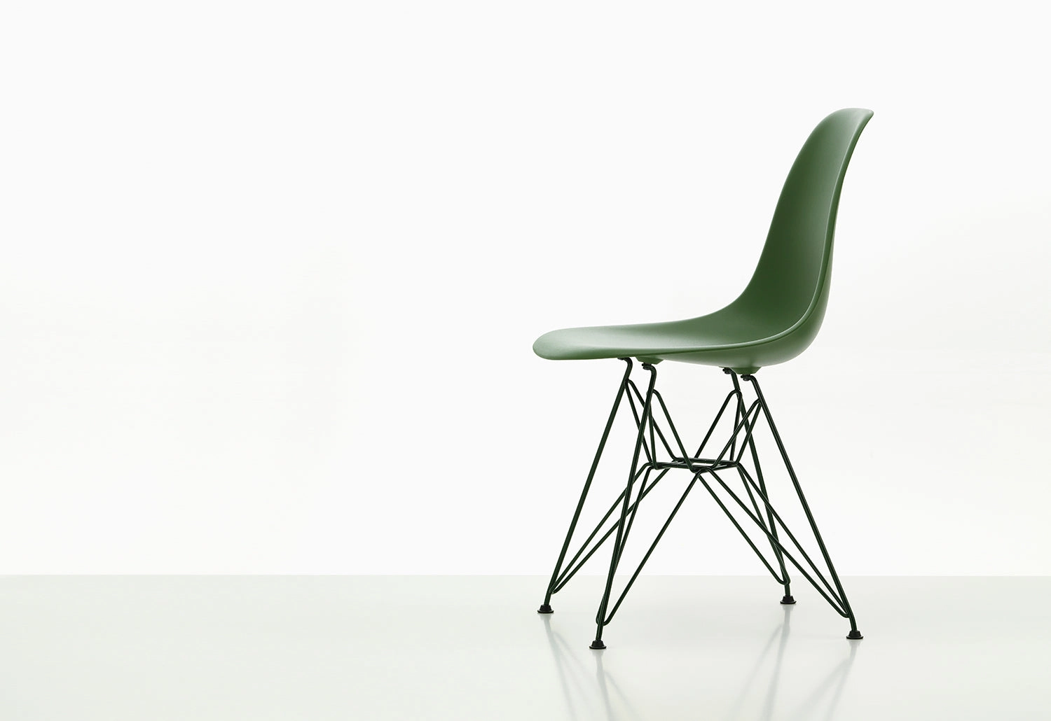 Eames RE DSR Side Chair