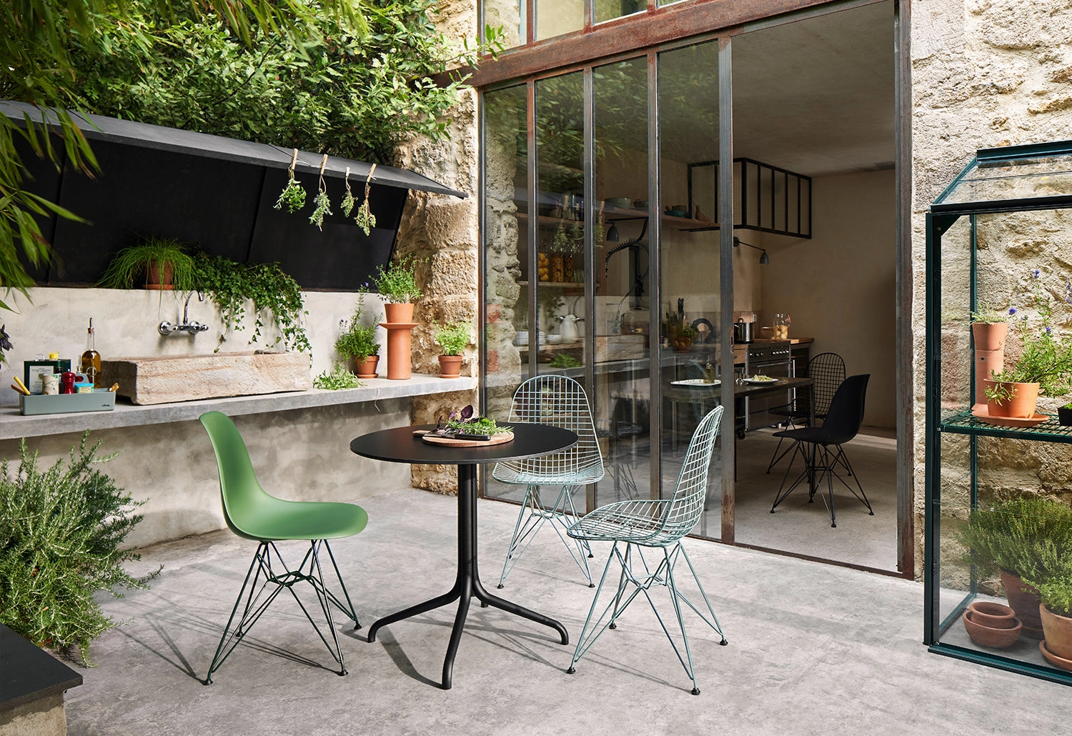 Eames RE DSR Side Chair