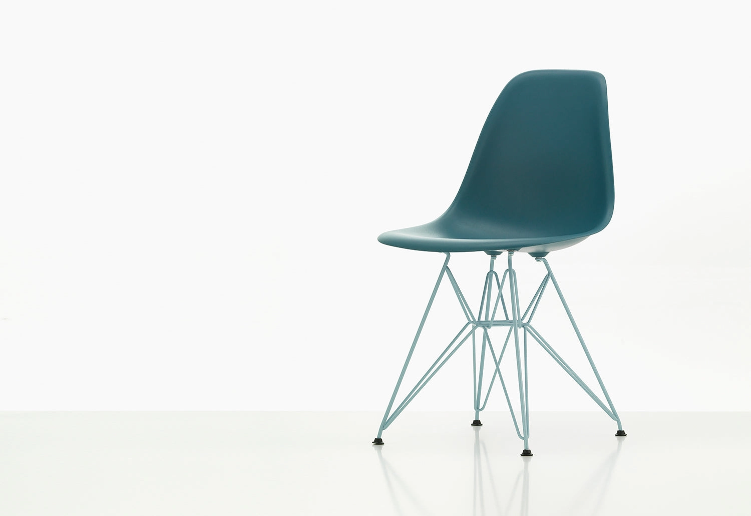 Eames RE DSR Side Chair