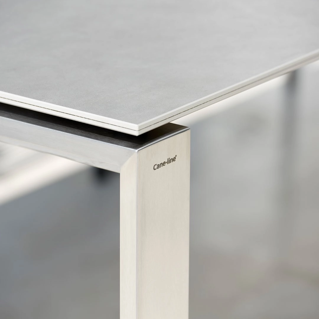 Edge Outdoor Dining Table - Extendable