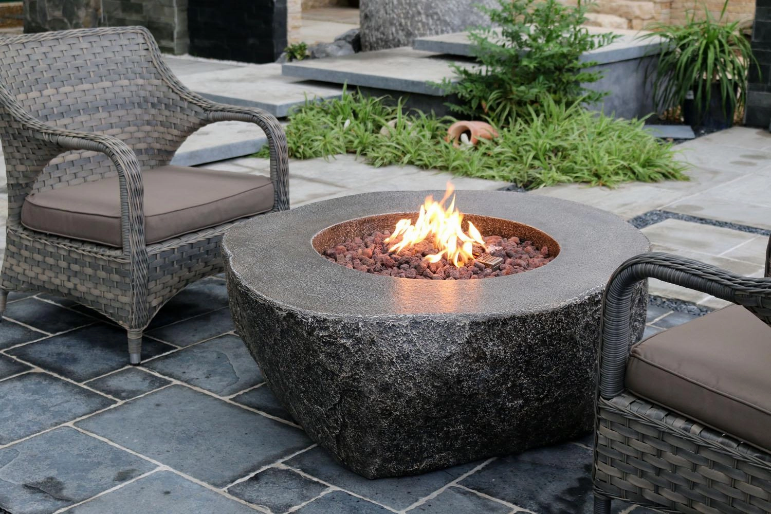 Fiery Vesuvius Fire Table - Propaneoutdoor patio furniture set