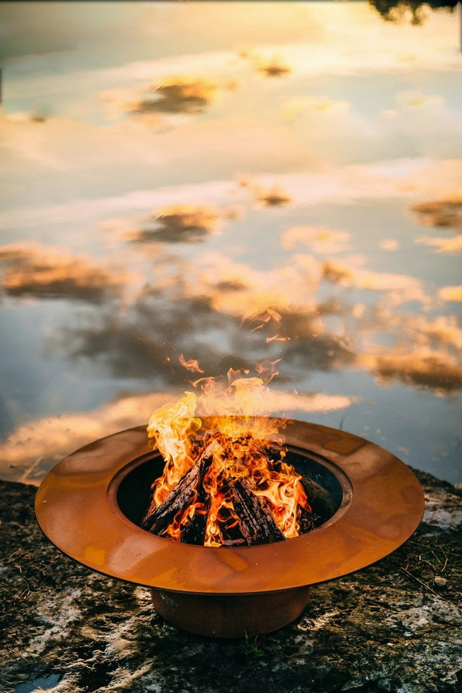 Fire Pit Art Magnum w/lid 54-inch Gas Fire Pit - MAG/LID