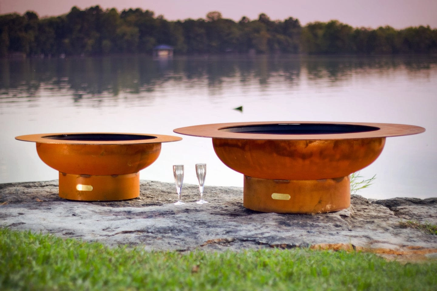 Fire Pit Art Magnum w/lid 54-inch Gas Fire Pit - MAG/LID