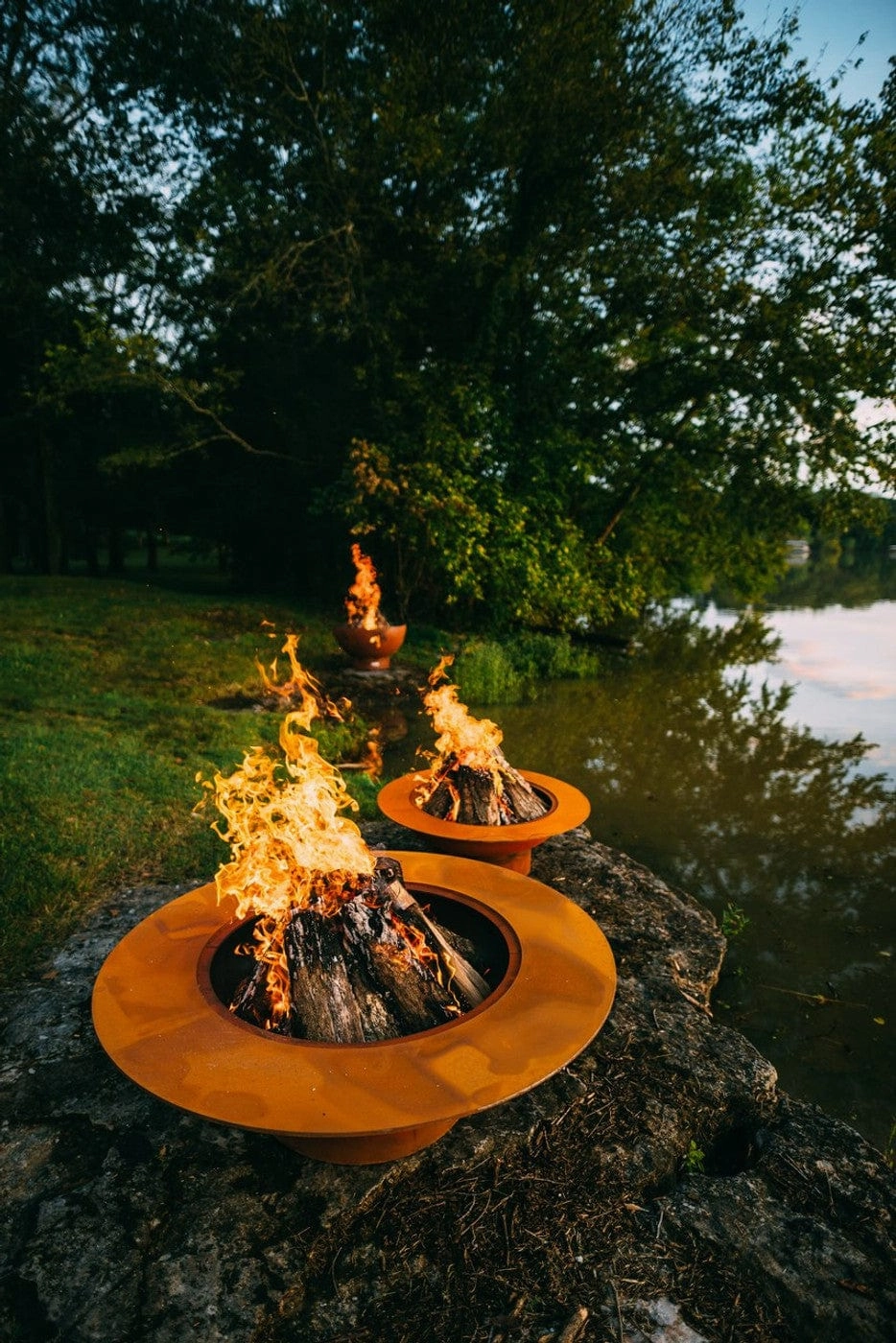 Fire Pit Art Magnum w/lid 54-inch Gas Fire Pit - MAG/LID