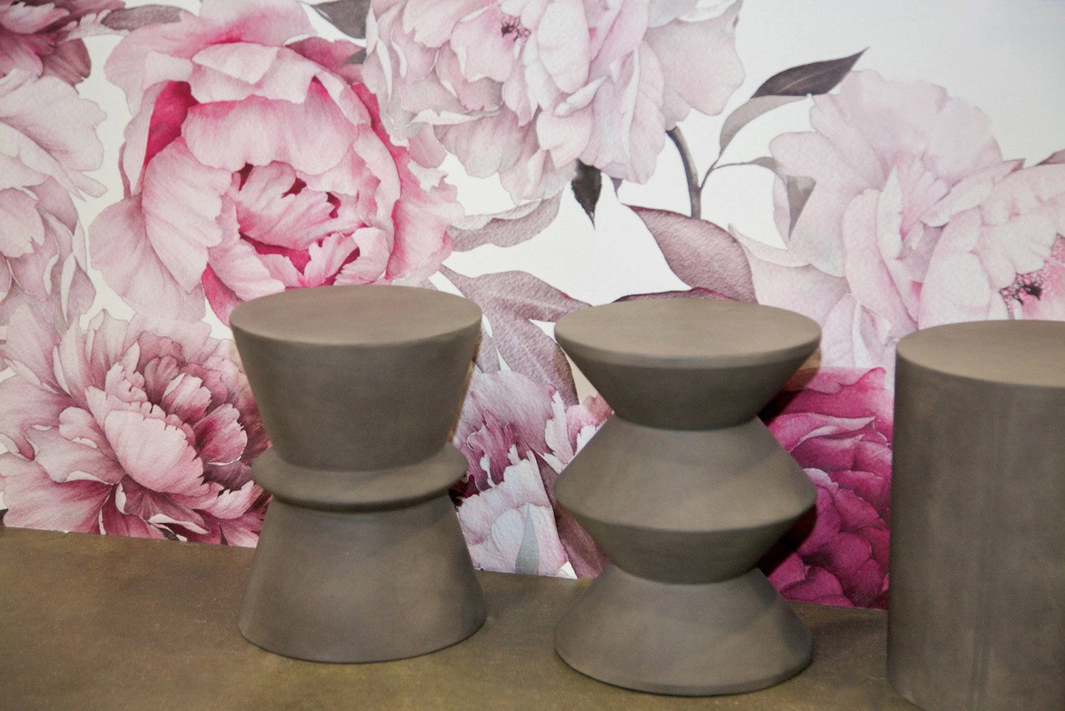 Gavrin Hourglass Side Table - Dark Grey